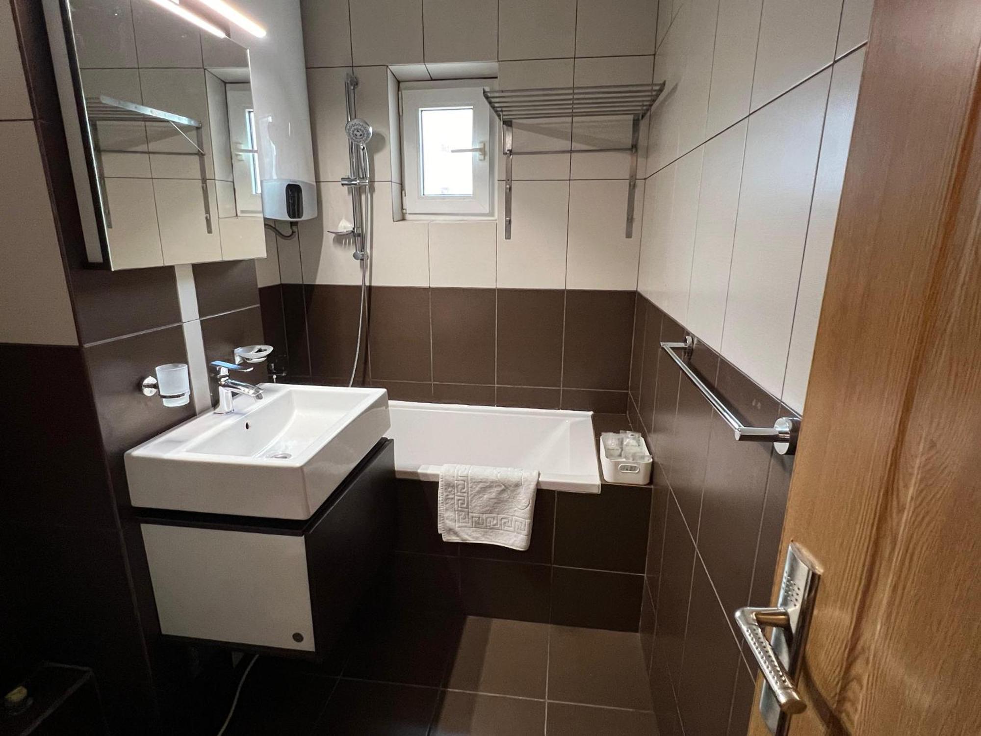 Miva Apartments Mangalia Esterno foto